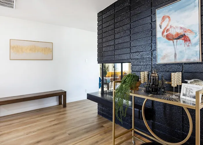 Lux Vibes In Oldtown @ Camelback Oasis